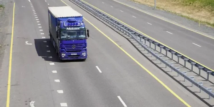 Министр Қарабаев ақылы жол тарифі 20 пайызға өсетінін айтты