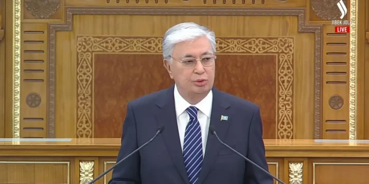 Президент ескі жүйе мен саяси тұлғаларды кіналамауға шақырды