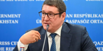 Министр президенттік кеңеске сілтеп, жанармай бағасын өсіргелі отыр