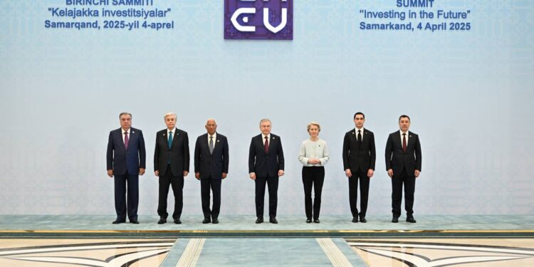 Самарқандағы саммитте Еуропа 12 млрд еуролық «Ғалам қақпасын» ұсынды