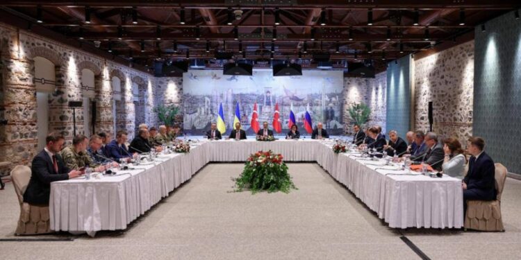 Түркия төрінде. Украина мен Ресейдің президентсіз келіссөзі өтті