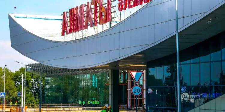 Алматыда жолаушы өзін-өзі өртеді. Жағдайы өте ауыр