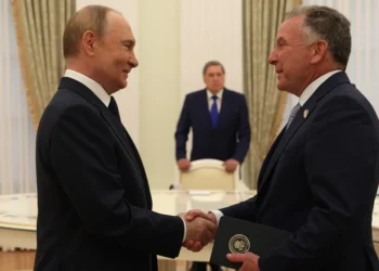 Кремльдегі кездесу. Трамптың ультиматумы аяқталарда оның өкілін Путин қабылдады