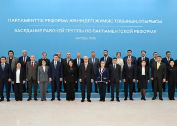 «Жаңа Конституция қабылдаумен тең келетін іс». Негізгі заңның жартысына жуығы өзгереді