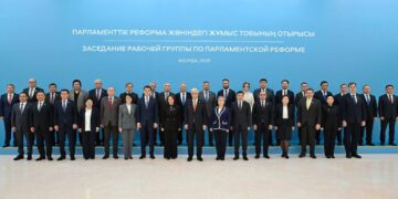 «Жаңа Конституция қабылдаумен тең келетін іс». Негізгі заңның жартысына жуығы өзгереді