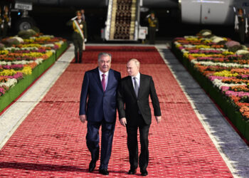 Құрдас қонағын тұтқындамады. Путин Душанбеге 2 күнге сапарлады