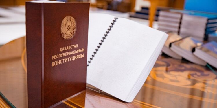 Конституция жобасы жарияланғанда. Азаматтық қоғам асықпауға шақырды