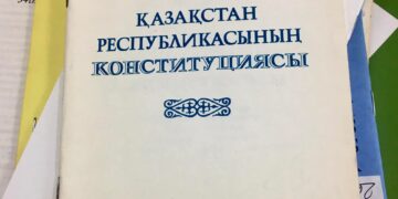Конституция дауы. Билік белсендіге полицейді жұмсады