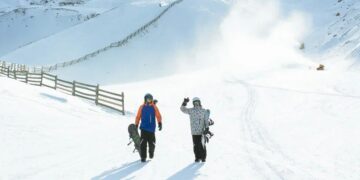 Ski Patrol Shymbulak қызметкерлері райдерді қар көшкінінен құтқарды