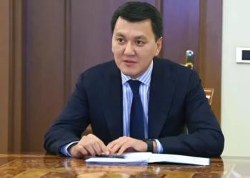 Жаңа Конституция күшіне енерде Қарин де жаңа қызметке тағайындалды